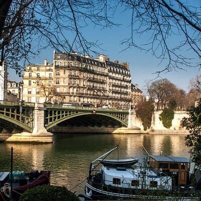 Paris, je t’aime Movie Locations Private Tour in Paris 5