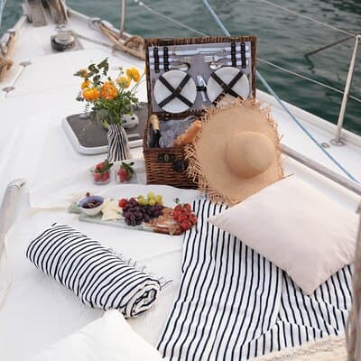 Barcelona Private Romantic Sailing Tour 4