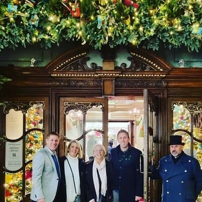 London Christmas Lights Private Guided Taxi Tour