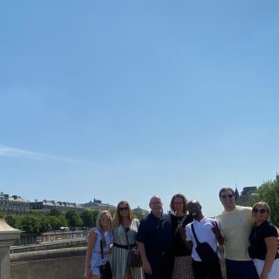 Private Paris tour By Minivan, private guide, Champagne(optional) 2