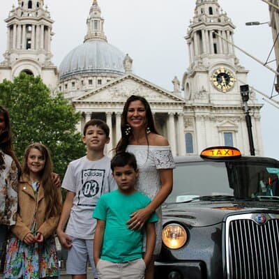 Discover London in a Panoramic Black Cab 5