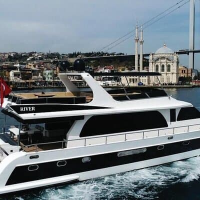 Istanbul Guided Dolmabahçe Palace and Sunset Bosphorus Tour 2