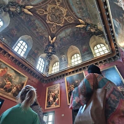 Louvre Private Tour by Night for Kids 2