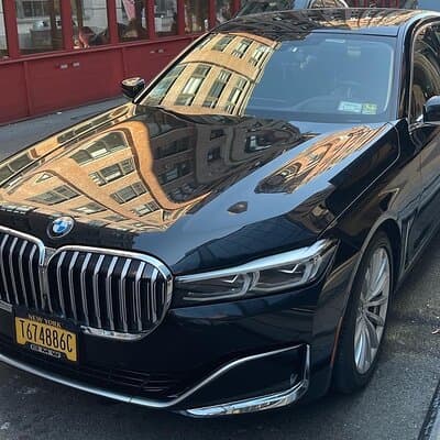 First Class Transfer from Manhattan to NYC Airports (JFK/EWR/LGA) 2