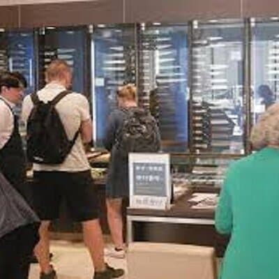 Kappabashi Knife Shopping Tour with Government-Licensed Guide 4