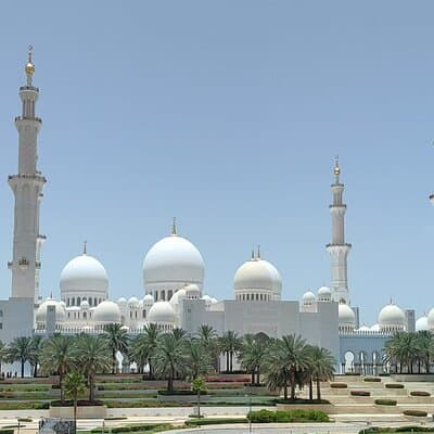 Guided City Tour of Abu Dhabi with Sheikh Zayed Mosque 2