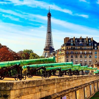 Small Group Sightseeing walking tour around Eiffel Tower 5