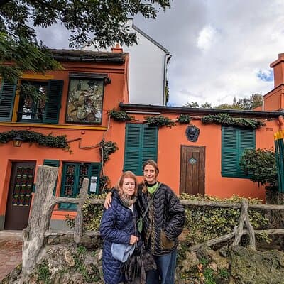 Guided and Private Tour of 3 hours through Paris aboard a Citroën 2cv 2