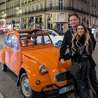 Guided and Private Tour of 3 hours through Paris aboard a Citroën 2cv 4