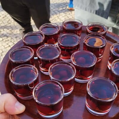 Private food tour gastronomy in lisbon with Ten tastings 4