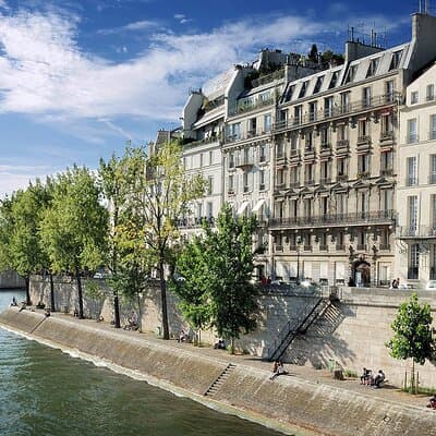 Paris Private Tour - Elegant Cultural Tour, Le Marais district
