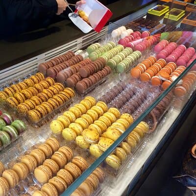 Paris Private Tour - Elegant Cultural Tour, Le Marais district 3