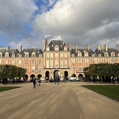 Small Group Marais/Place des Vosges Walking Tour -10 people max