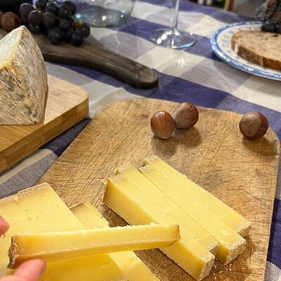 Cheese Tasting and Wine Pairing Center of Paris 5