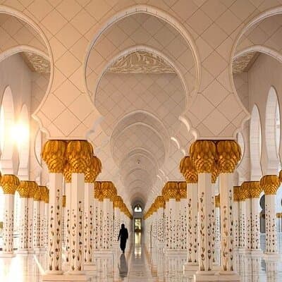 Abu Dhabi City Tour in a 4x4 Shared Vehicle 4