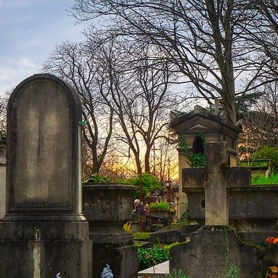 Paris Pere Lachaise Cemetery Small Group Guided Tour 4
