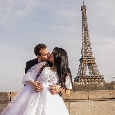Private Souvenir Photo Session at the Eiffel Tower