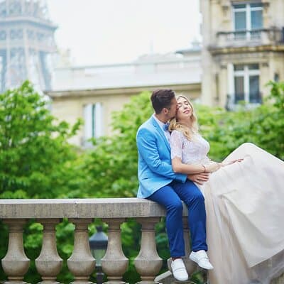 Private Romantic Photoshoot in Paris with Bouquet of Flowers 5