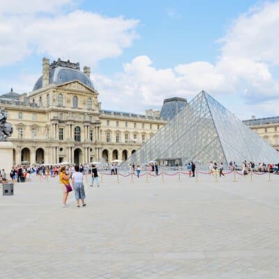 Paris: Private City Tour by Car with Driver and Guide 2
