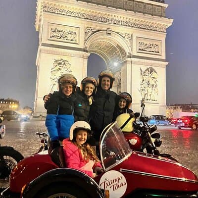 Private Sidecar Tour of Paris at Night with drinks