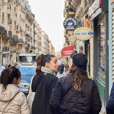 -Kids friendly- Eat, play, love Montmartre: 3H Walking Food Tour