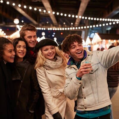 Camden’s Yuletide Stroll Private Tour: Lights, Markets & Magic 3