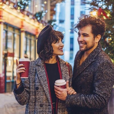 Camden’s Yuletide Stroll Private Tour: Lights, Markets & Magic 5