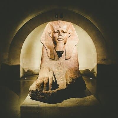 Louvre Museum Masterpieces : Private Guided Tour + Entry Included 4