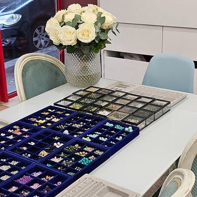 Manufacturing of Customizable Bracelets in Paris 3
