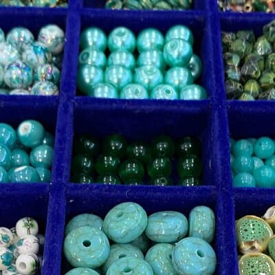 Manufacturing of Customizable Bracelets in Paris 4