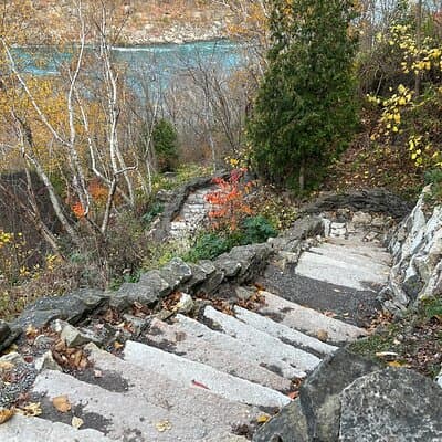 Devil's Hole to Whirlpool: 4 Hour Niagara River Trek 5
