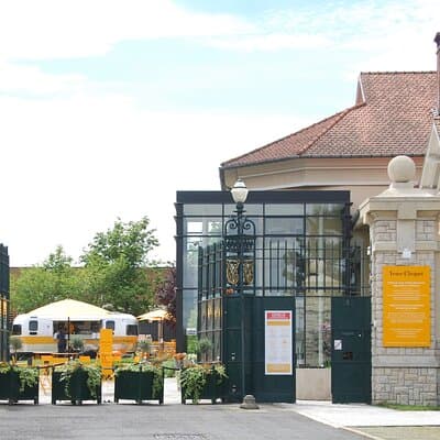 Private Guided Tour in Champagne from Paris, Veuve Clicquot visit