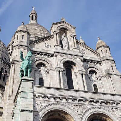 Montmartre Sacré Coeur and Moulin Rouge best shops and cafés 3