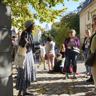 Guided tour of Montmartre in songs with a professional 3