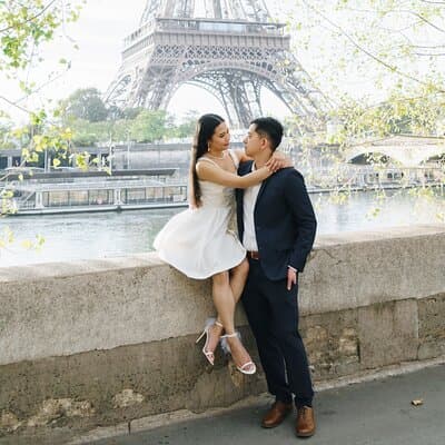 Photo Session in Paris - Photographer at the Eiffel Tower 4