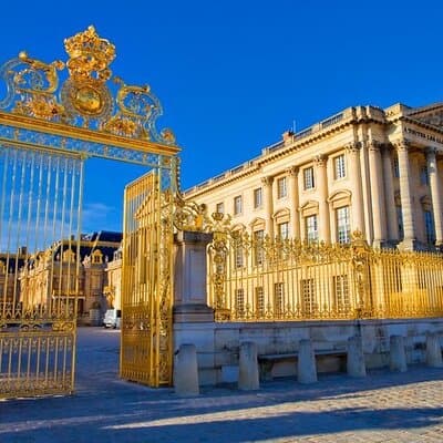 Private Transfer: Paris Airport CDG to Versailles by Luxury Van 4