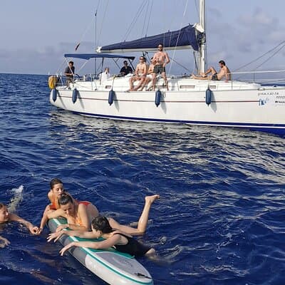 Luxury sailboat ride with drinks and aperitif-Small Groups