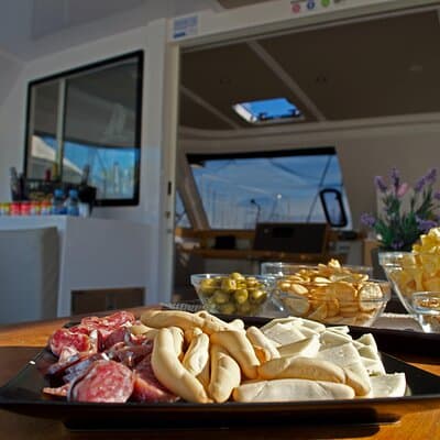 Luxury sailboat ride with drinks and aperitif-Small Groups 4