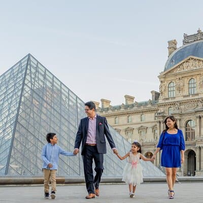 Private Photoshoot at the Louvre area in Paris