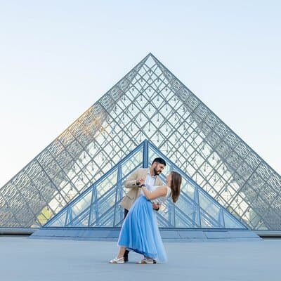 Private Photoshoot at the Louvre area in Paris 5