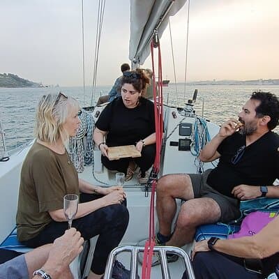Sunset sailing boat trip in Lisbon with snacks 2