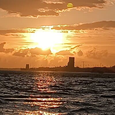 Sunset sailing boat trip in Lisbon with snacks 3