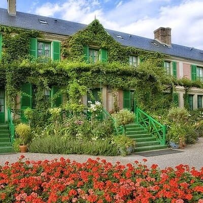 Giverny & Versailles Day Trip From Paris with Professional Guide