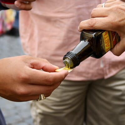 Campo dè Fiori Market and Trevi Fountain Food and Wine Tour in Rome 2
