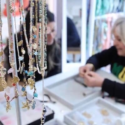 Workshop for creating personalized jewelry in Paris