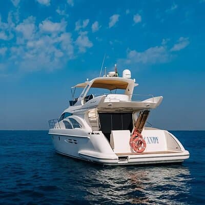 2 hour Private Yacht Tour with Dubai Marina Skyline View 4