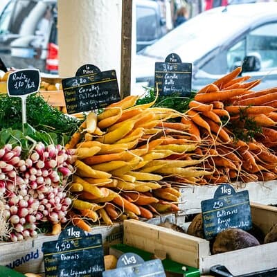 Sunday morning Eiffel Tower Food Market Tour -Max 8 people