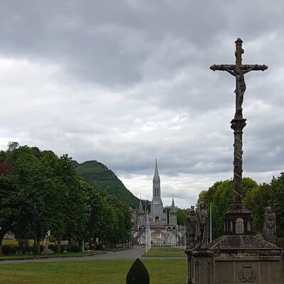 Marian Route: Lourdes and other sanctuaries 2