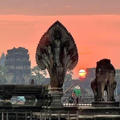 Angkor Wat 2-Day Tour from Bangkok 3