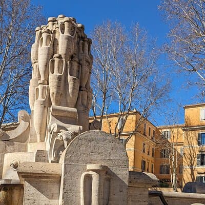 Free Urban Trekking with an Archaeologist 2